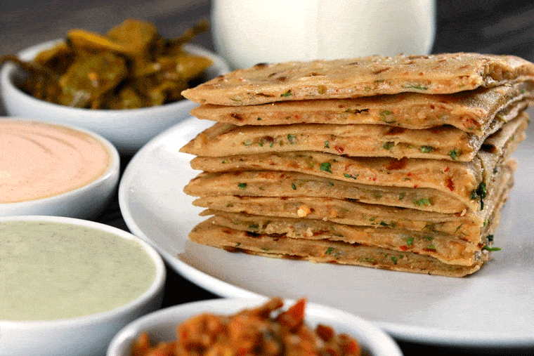 indian-stuffed-potato-paratha-scrambled-chefs